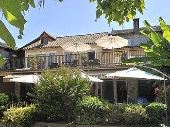 Logis Hotel Les Flots Bleus Больє-сюр-Дордонь Екстер'єр фото