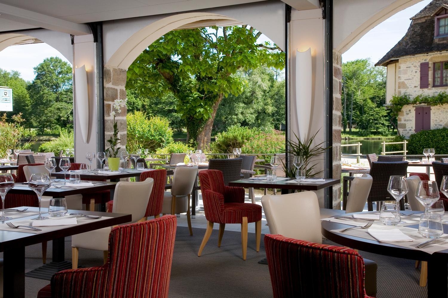 Logis Hotel Les Flots Bleus Больє-сюр-Дордонь Екстер'єр фото